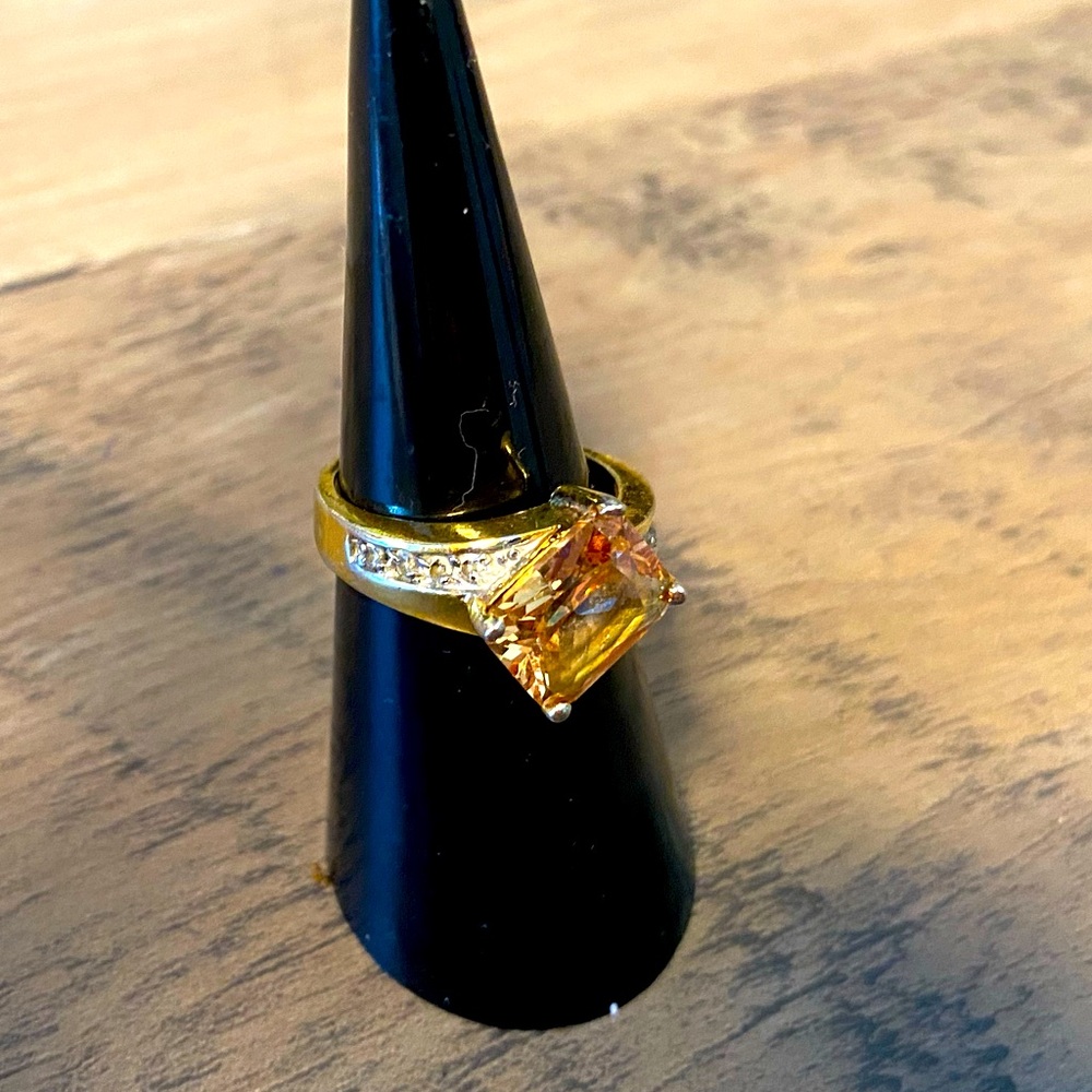 EUC 14 Karat Gold Plated Cocktail Ring Yellow Zircon Faux Diamonds 7